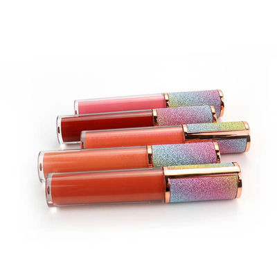 Aktueller Firmenfall über Eigenmarken-kundenspezifisches Logo Waterproof Glitter Tubes Clear-Lipgloss